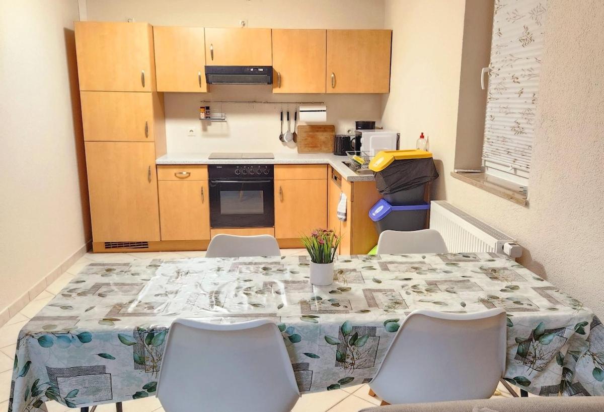 Sj Apartment Кемниц Екстериор снимка